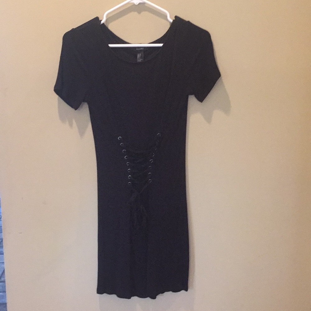 Black bodycon dress